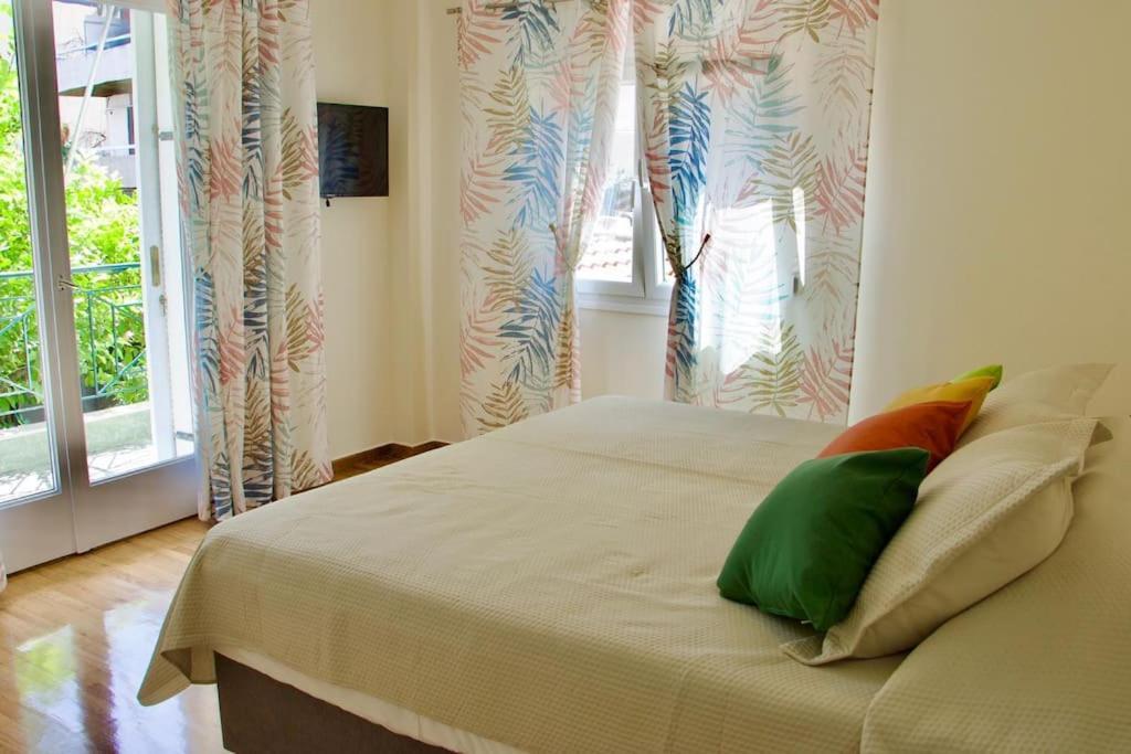 Apartamento Glyfada Path Of Poets Atenas Exterior foto