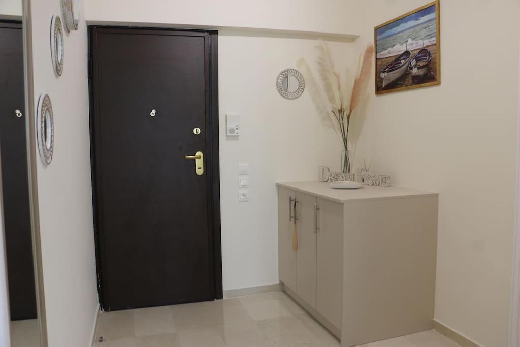 Apartamento Glyfada Path Of Poets Atenas Exterior foto