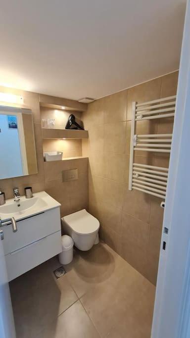 Apartamento Glyfada Path Of Poets Atenas Exterior foto